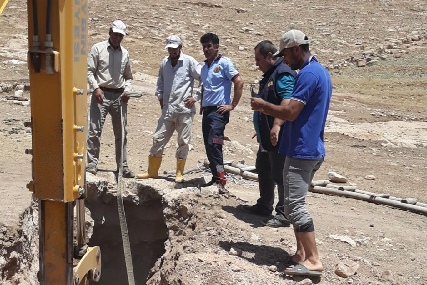 Su kuyusunda mahsur kalan at kurtarıldı Su kuyusunda mahsur kalan at kurtarıldı